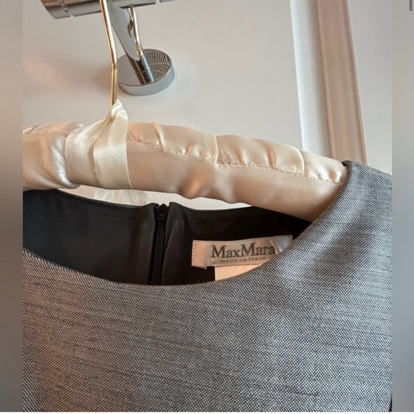 MaxMara dress. Grey metallic. Size 8. - Picture 3 of 10